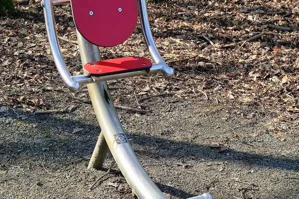 Outdoor-Sportgerät an der Braake